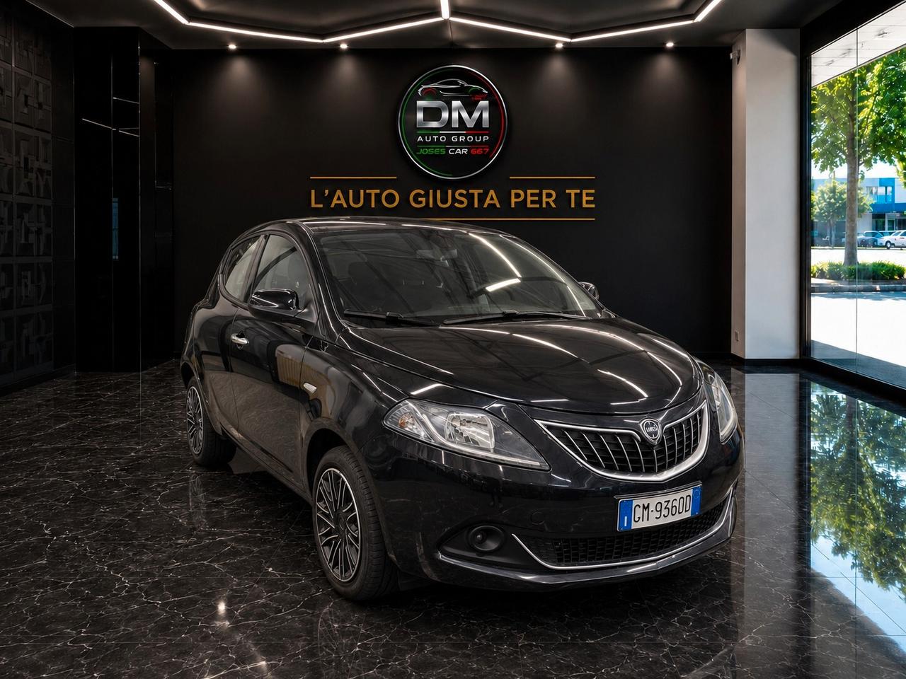 Lancia Ypsilon 1.0 FireFly 5 porte S&S Hybrid Silver