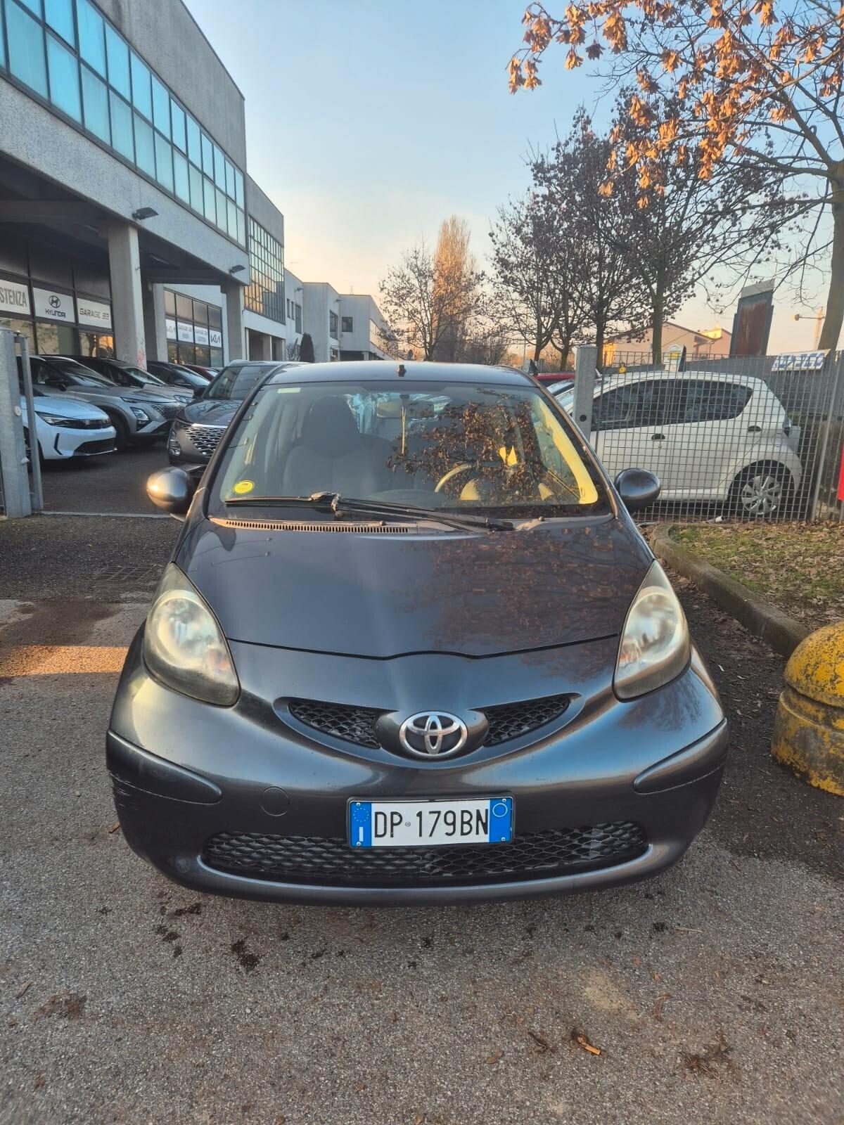 Toyota Aygo 1.0 12V VVT-i 3 porte Sol