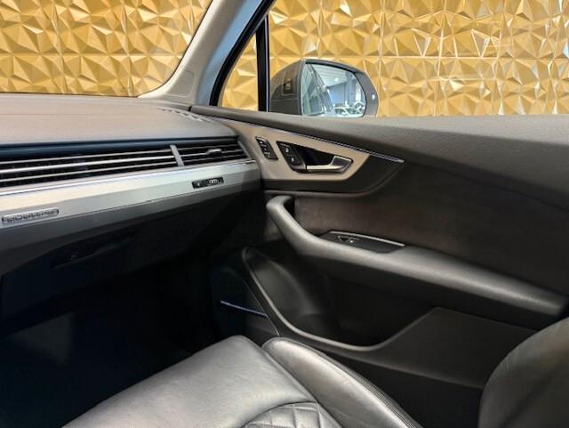 Audi Q7 SQ7 4.0 V8 TDI quattro tiptronic 7p