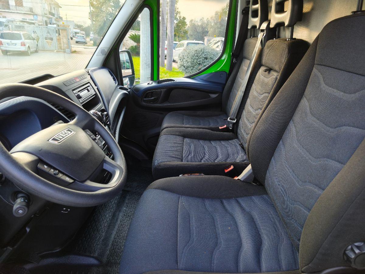 IVECO Daily 35S14 Furgone Medio Tetto Basso Gancio traino