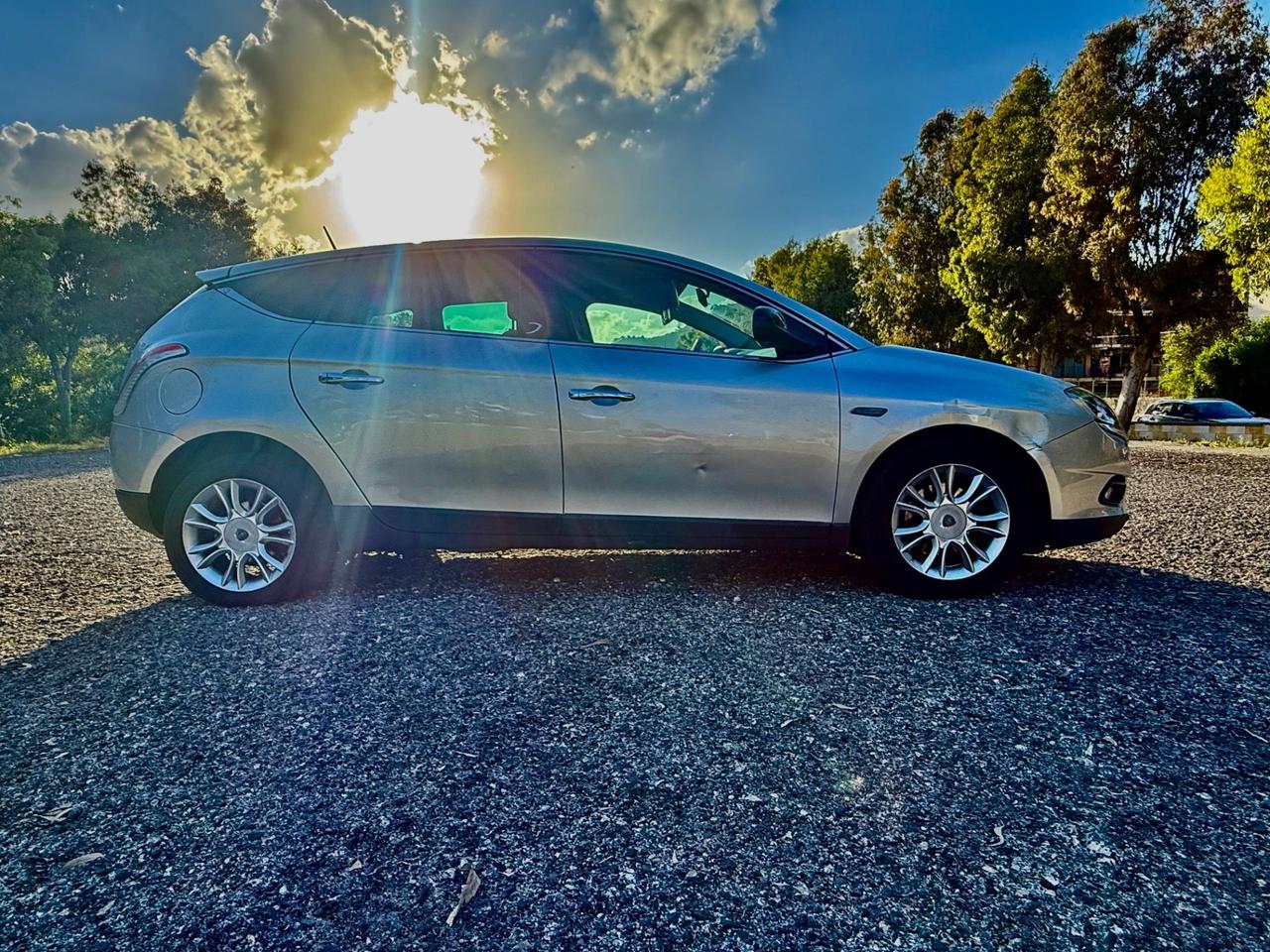 Lancia Delta 1.6 MJT Platino