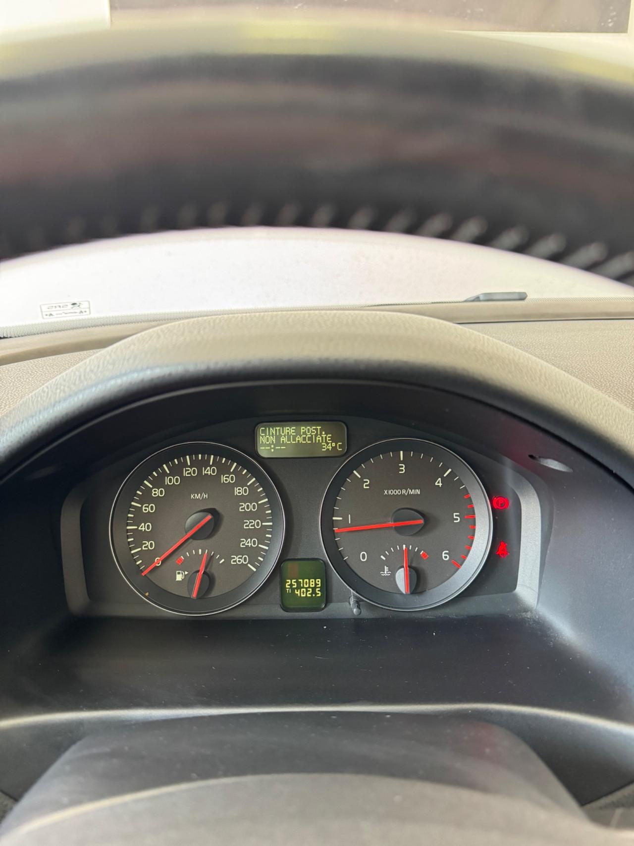 Volvo V50 D2 R-design