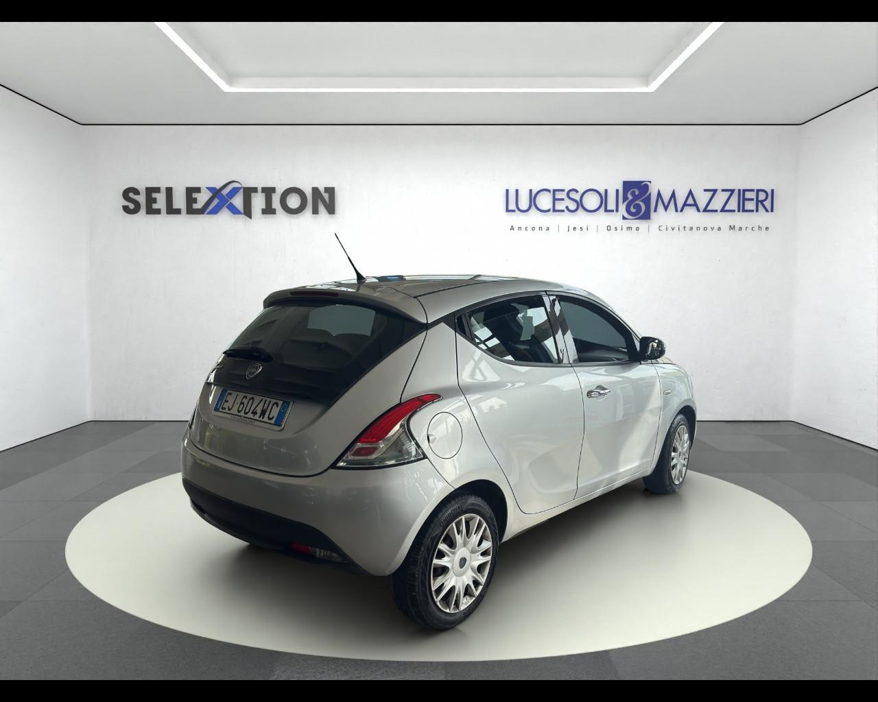 LANCIA Ypsilon 3ª serie - Ypsilon 1.2 69 CV 5 porte S&S Silver