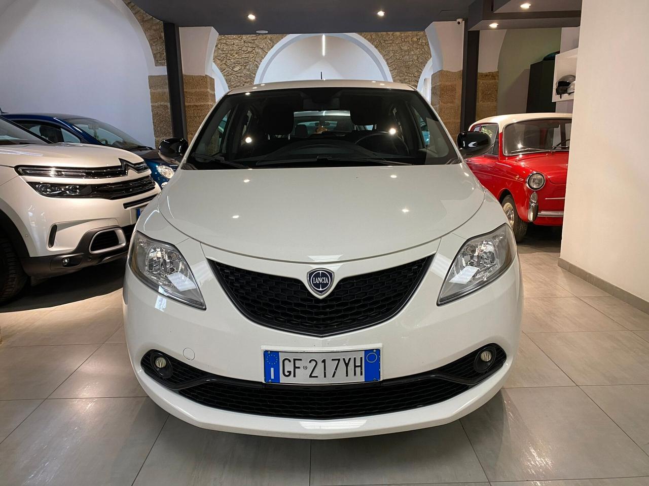 Lancia Ypsilon 1.0 FireFly 5 porte S&S Hybrid Ecochic Gold