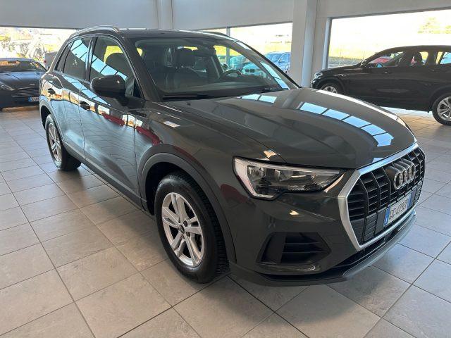 AUDI Q3 35 TDI S tronic Business