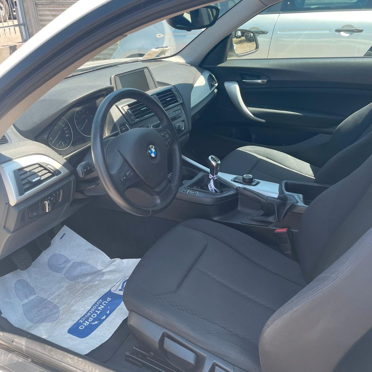 Bmw 114 114i 3p. Joy