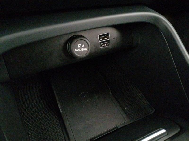 Volvo XC40 1.5 t3 Momentum Pro 163cv auto my21