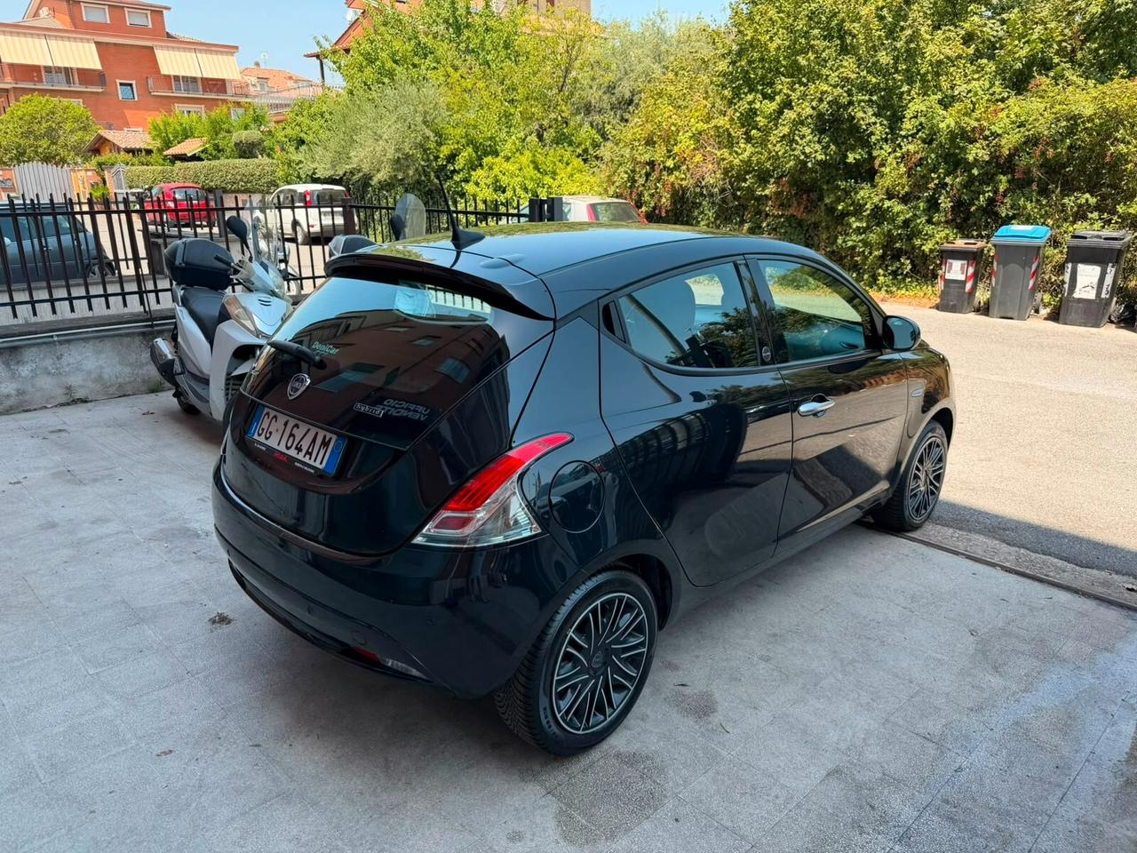 Lancia Ypsilon 1.0 FireFly 5 porte S&S Hybrid Ecochic Gold