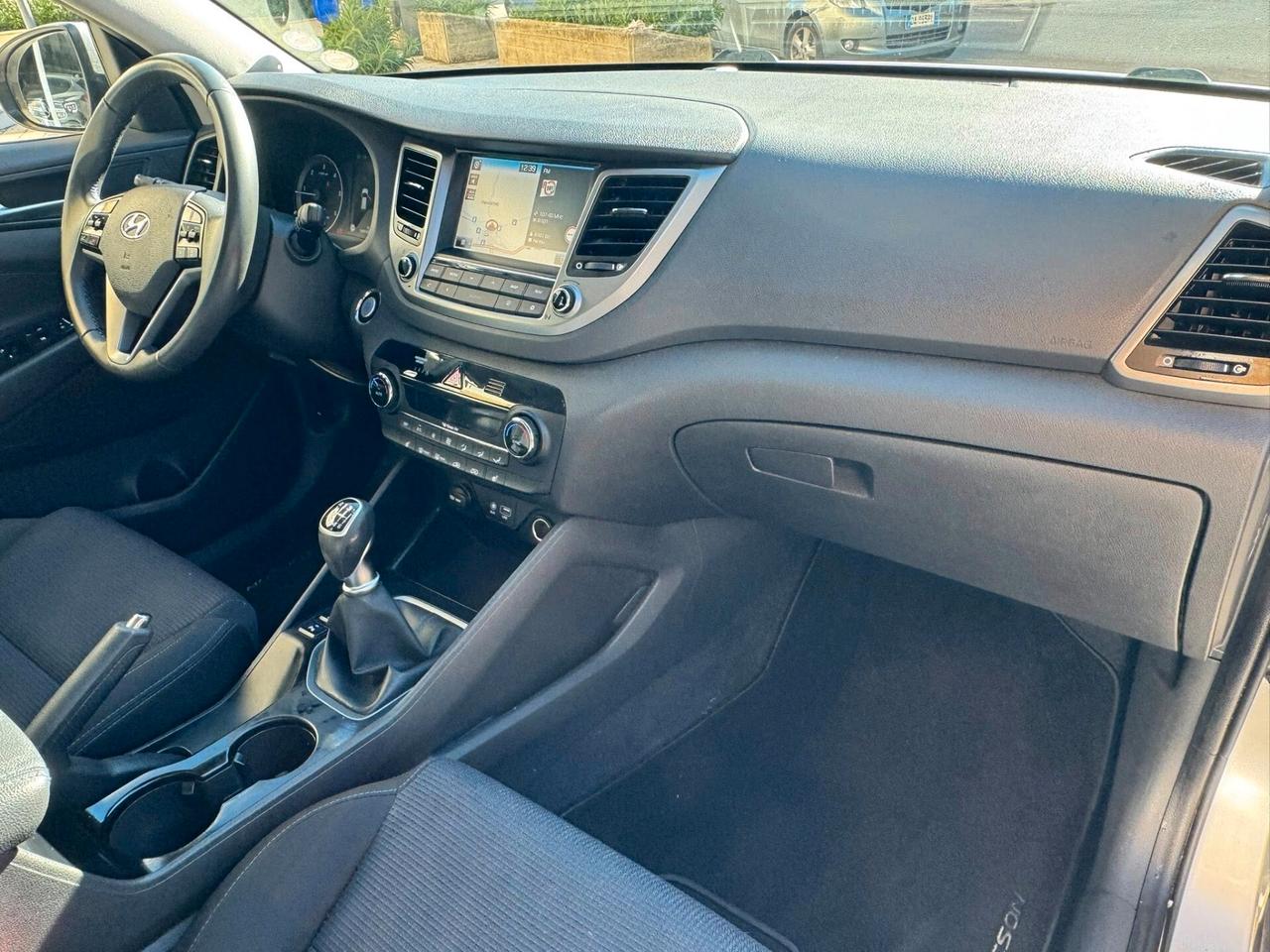 HYUNDAI TUCSON 1.7 CRDI 115 CV. 2WD NAVI+CERCHI+RETROCAMERA