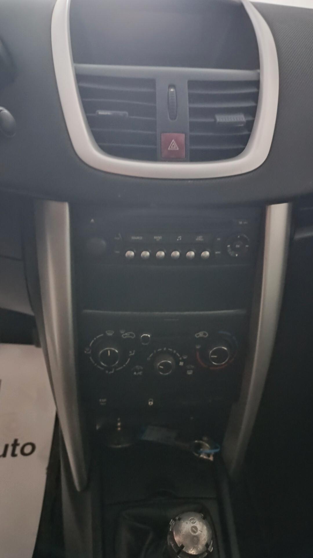 Peugeot 207 1.4 8V 75CV 5p. Energie