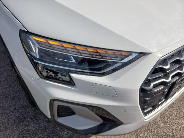 AUDI A3 allstreet TFSI 110 kW S tronic Identity Contrast