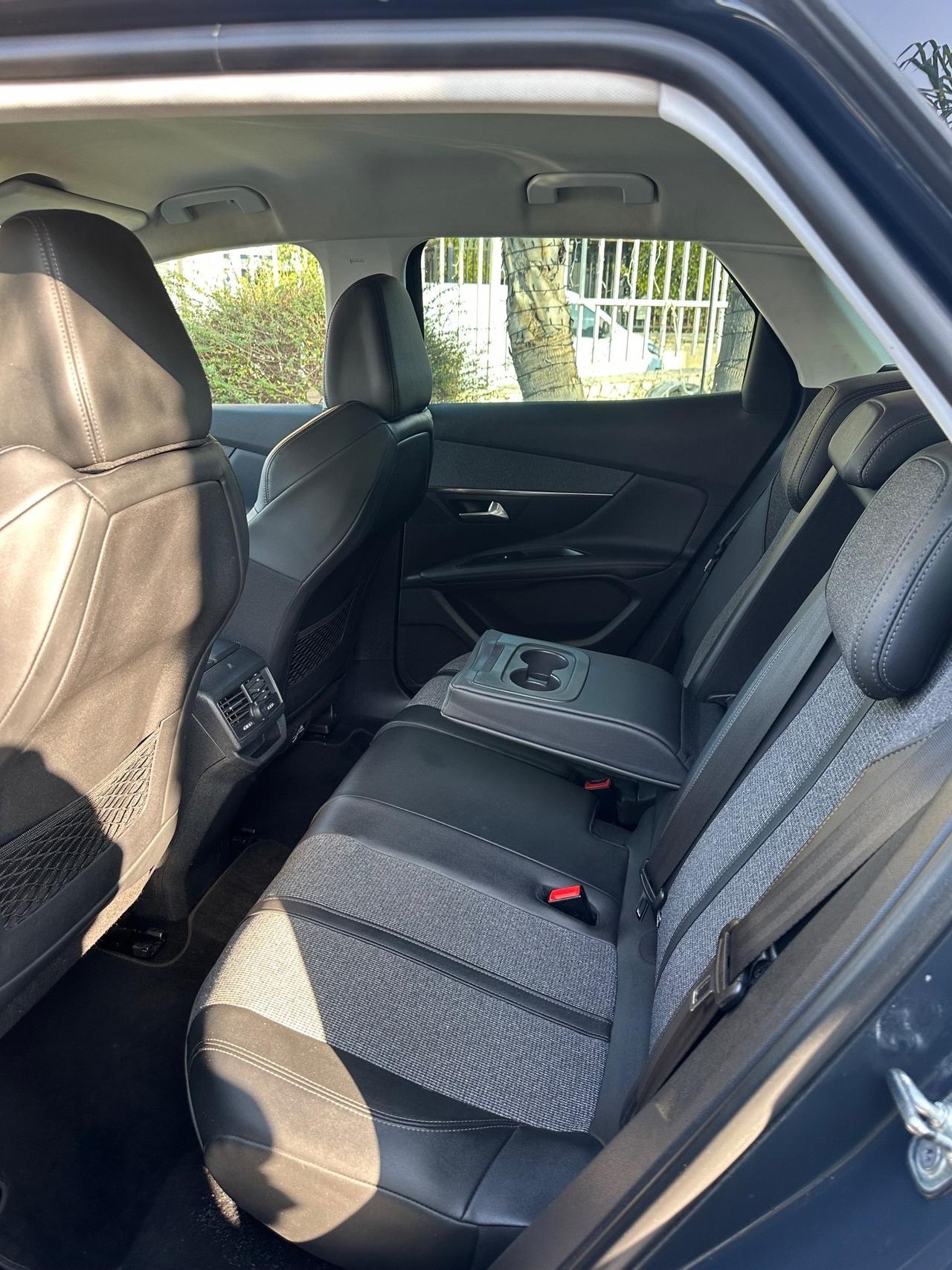 Peugeot 3008 BlueHDi 120 S&S Business