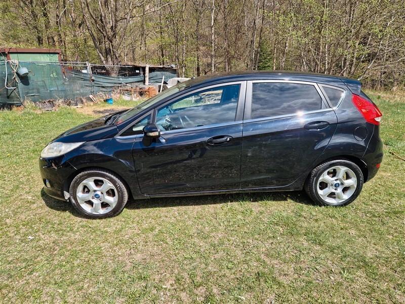 Ford Fiesta 1.4 5 porte Bz.- GPL Titanium