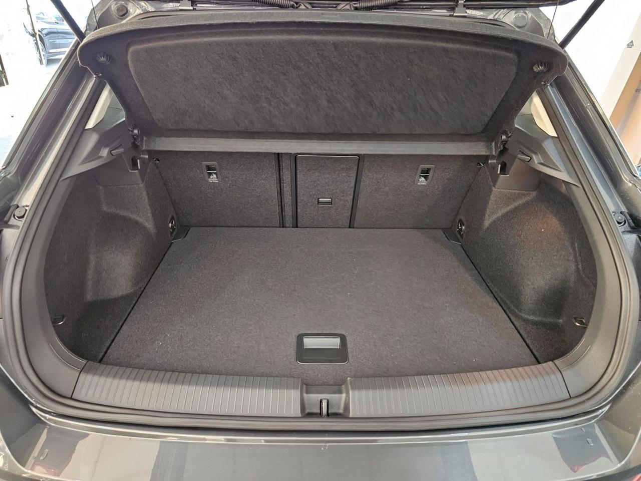 Volkswagen T-Roc Style C.17" Tetto Apribile Led Navi PDC Camera TDI