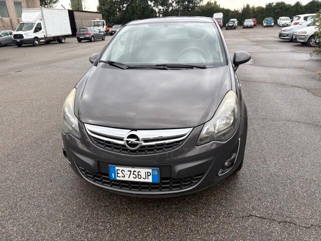 Opel Corsa 1.4 16V 5 porte Sport