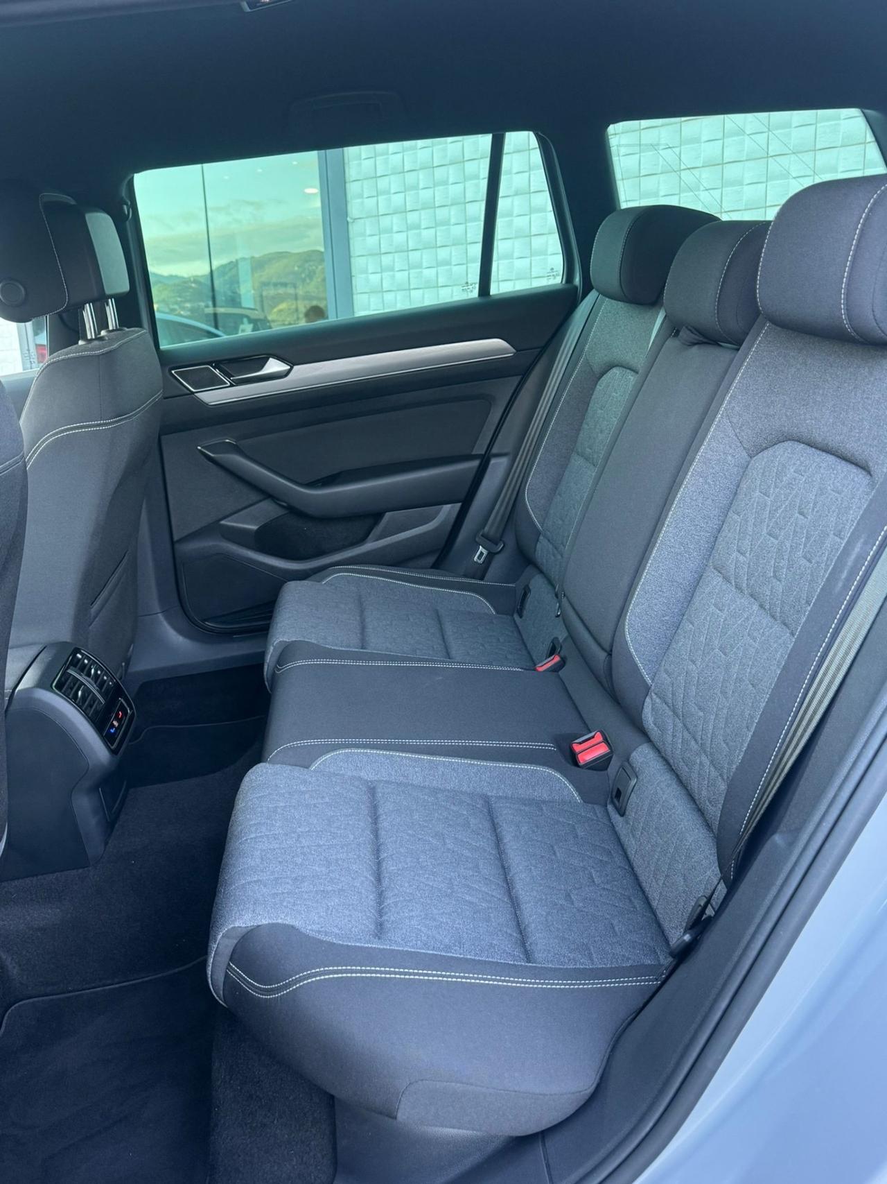 Volkswagen Passat 2.0 TDI DSG R-Line