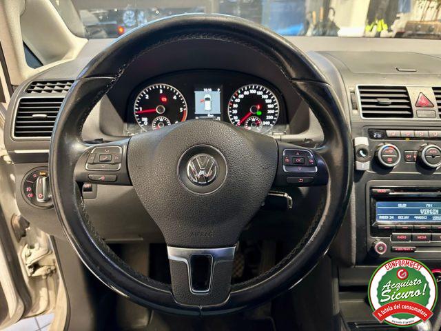 VOLKSWAGEN Touran 2.0 TDI 140CV DSG Highline *NEOPAT*7 POSTI*PELLE*