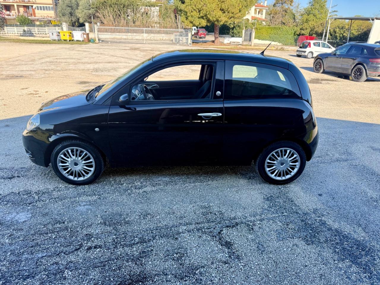 Ypsilon ecochic 1.4 benzina GPL neopatentati