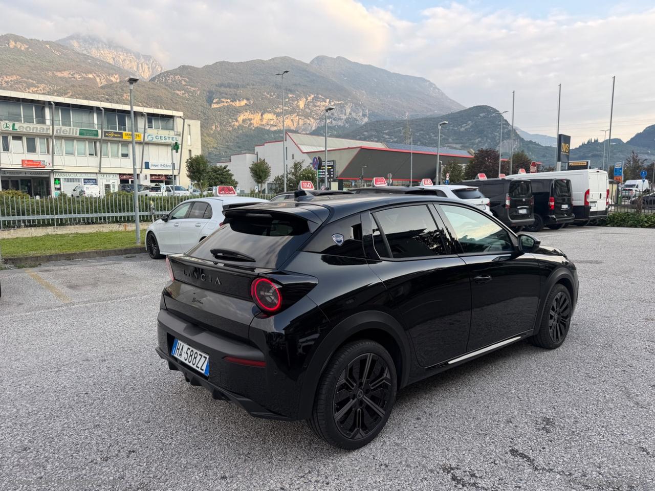 LANCIA Ypsilon Hybrid e-DCT HF Line