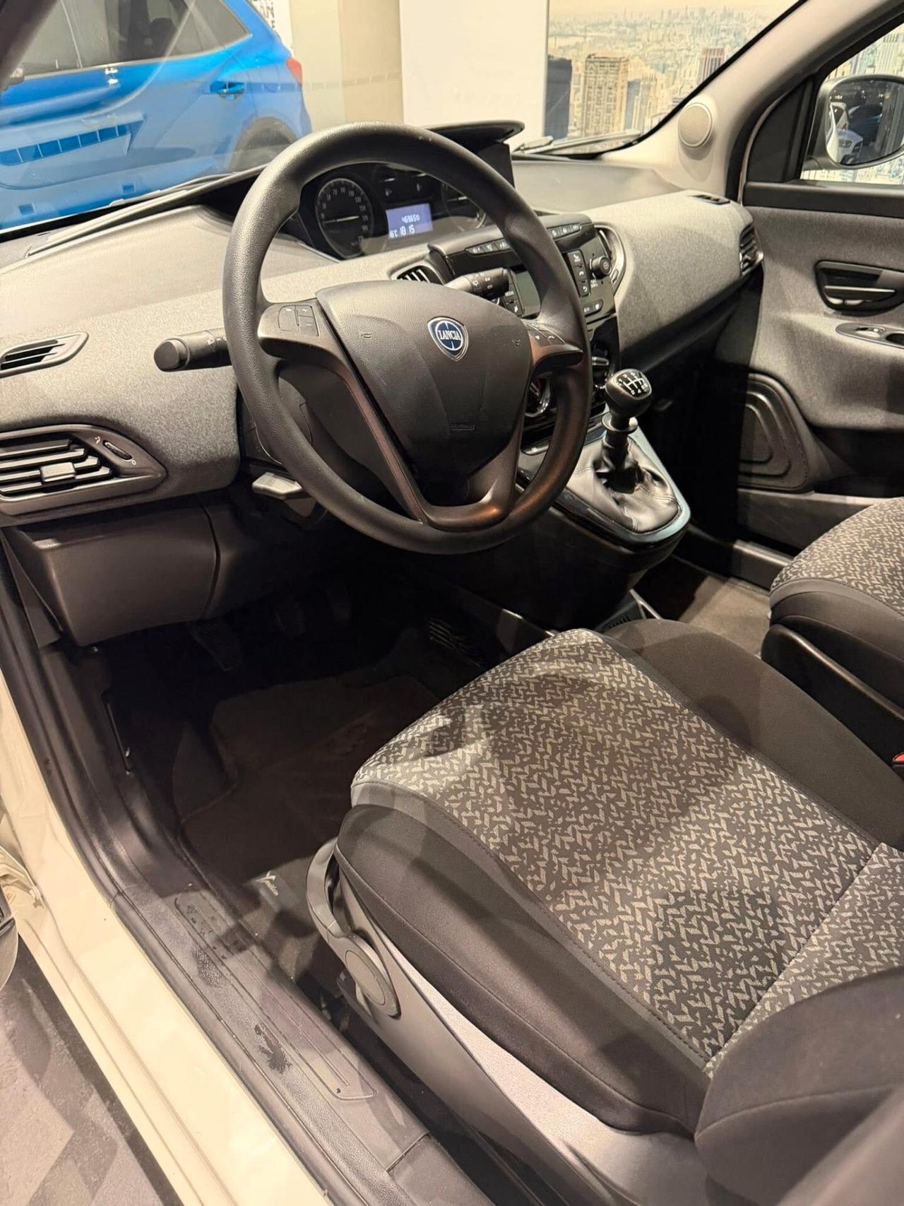 Lancia Ypsilon 1.0 FireFly 5 porte S&S Hybrid Ecochic Gold