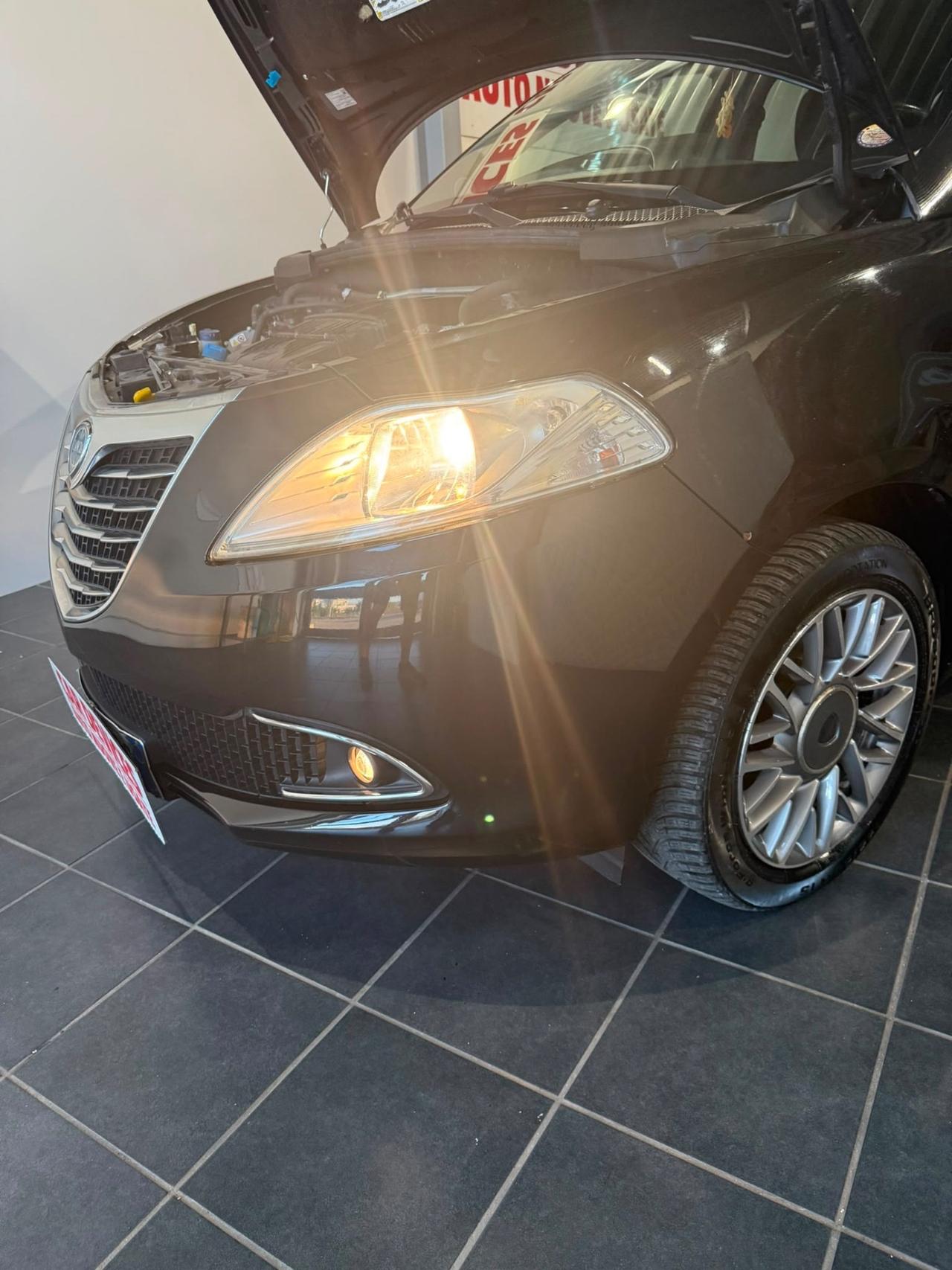 Lancia Ypsilon 1.2 -GPL -NEOPATENTATI -UNICO PROPRIETARIO