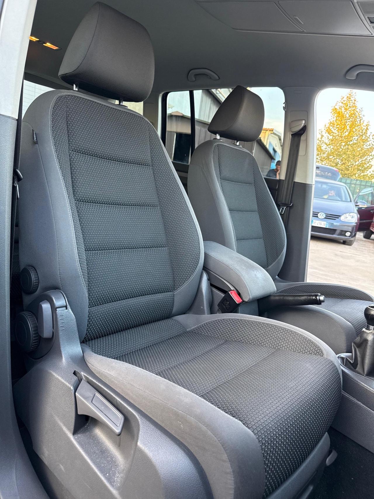 Volkswagen Touran 1.6 TDI 7 posti km 132.000 euro 5