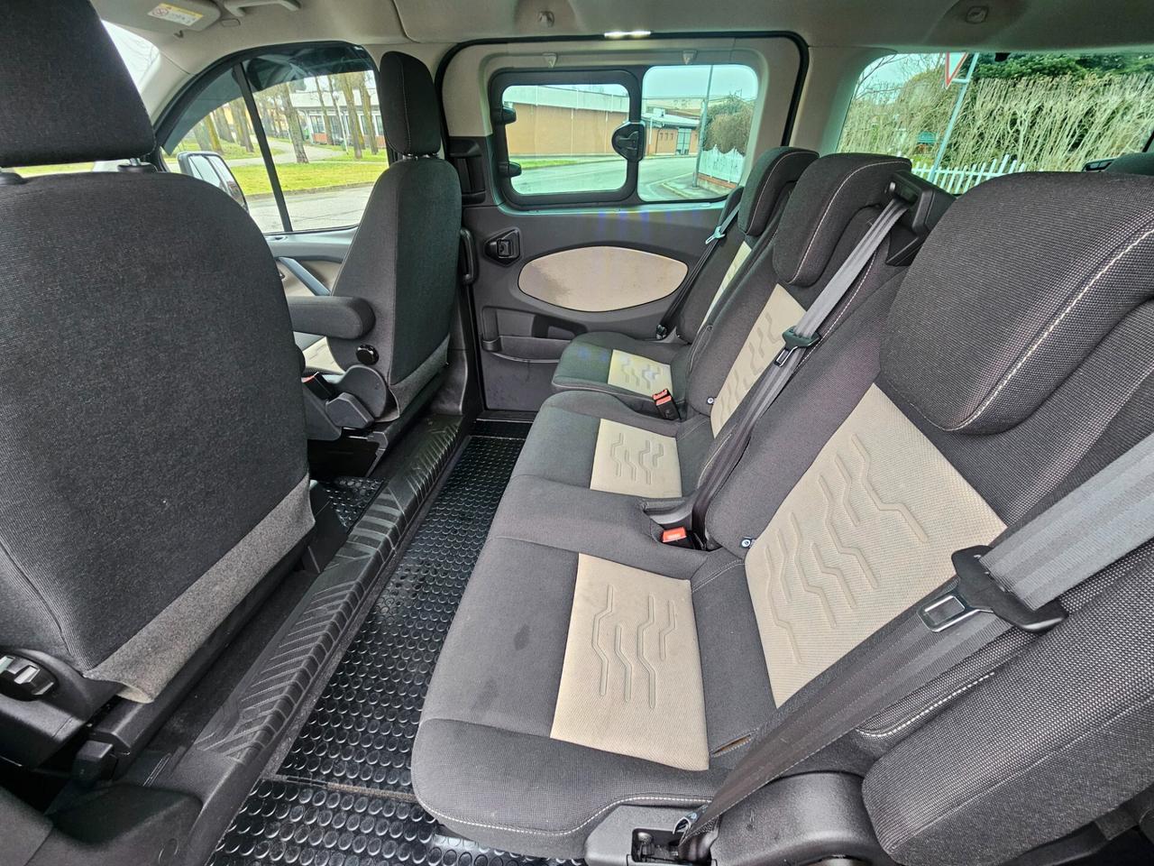 Ford Tourneo Custom 2.0 TDCi 130CV 8POSTI