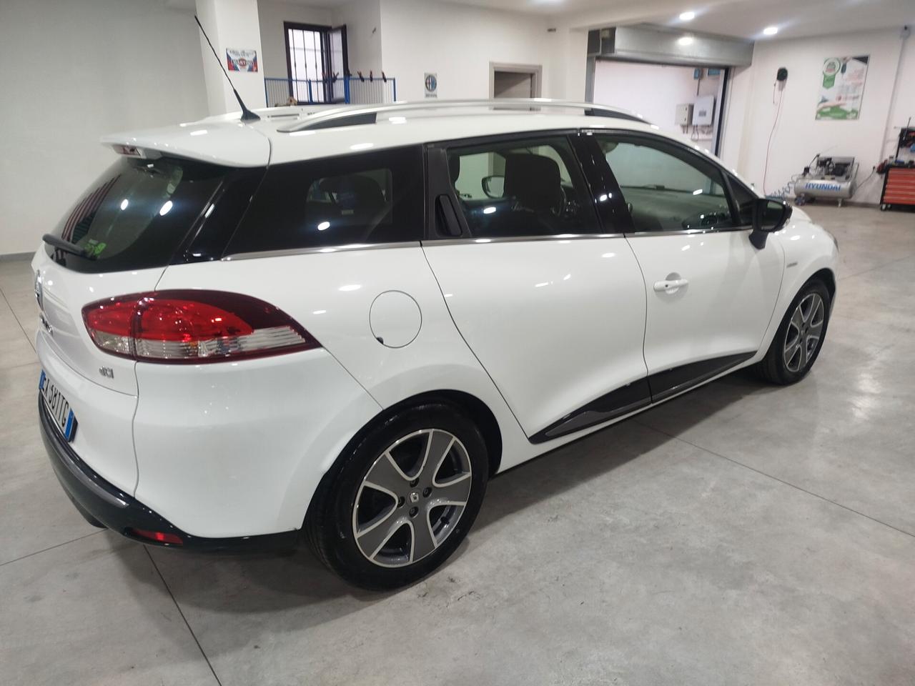 Renault Clio Sporter 1.5 dCi 8V 75CV Costume National