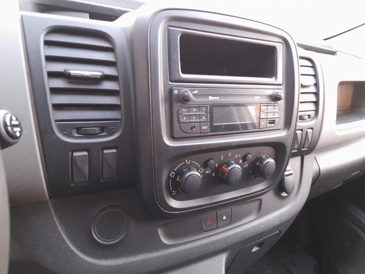 RENAULT TRAFIC 2014