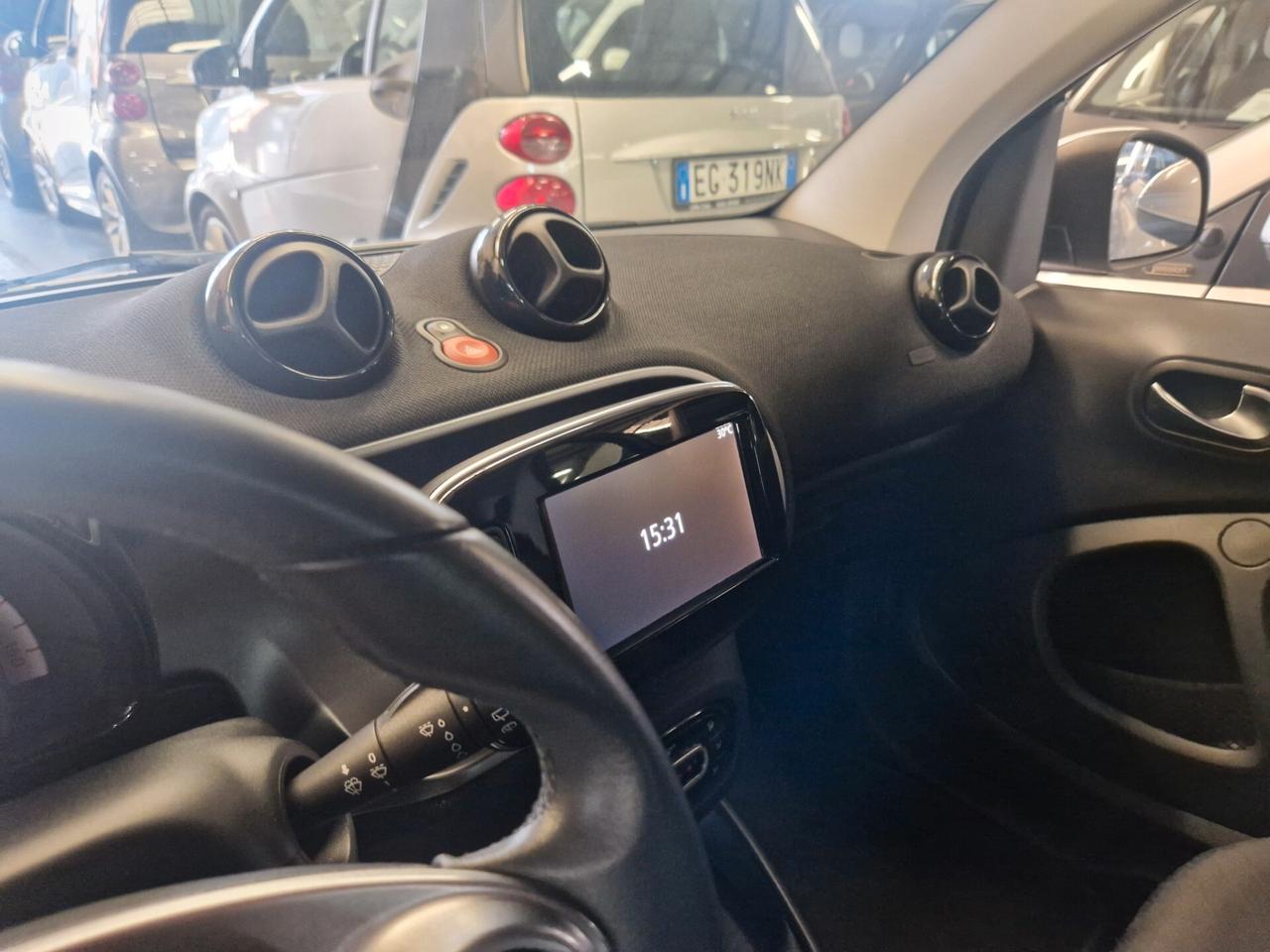Smart ForTwo EQ full electric solo 32000km prezzo reale