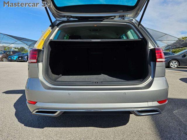 VOLKSWAGEN Golf Variant 1.6 tdi Highline 115cv - FL839KV