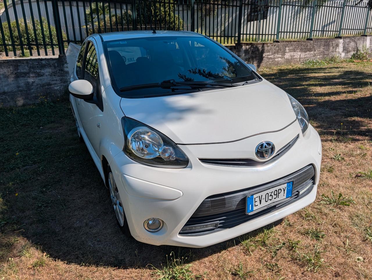 Toyota Aygo 1.0 12V VVT-i 5 porte Lounge Connect UNICO PROPRIETARIO OK NEOP.