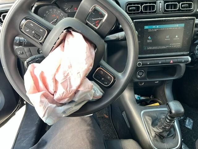 Citroen C3 2023 sinistrata incidentata BlueHDi 100 S&S Shine