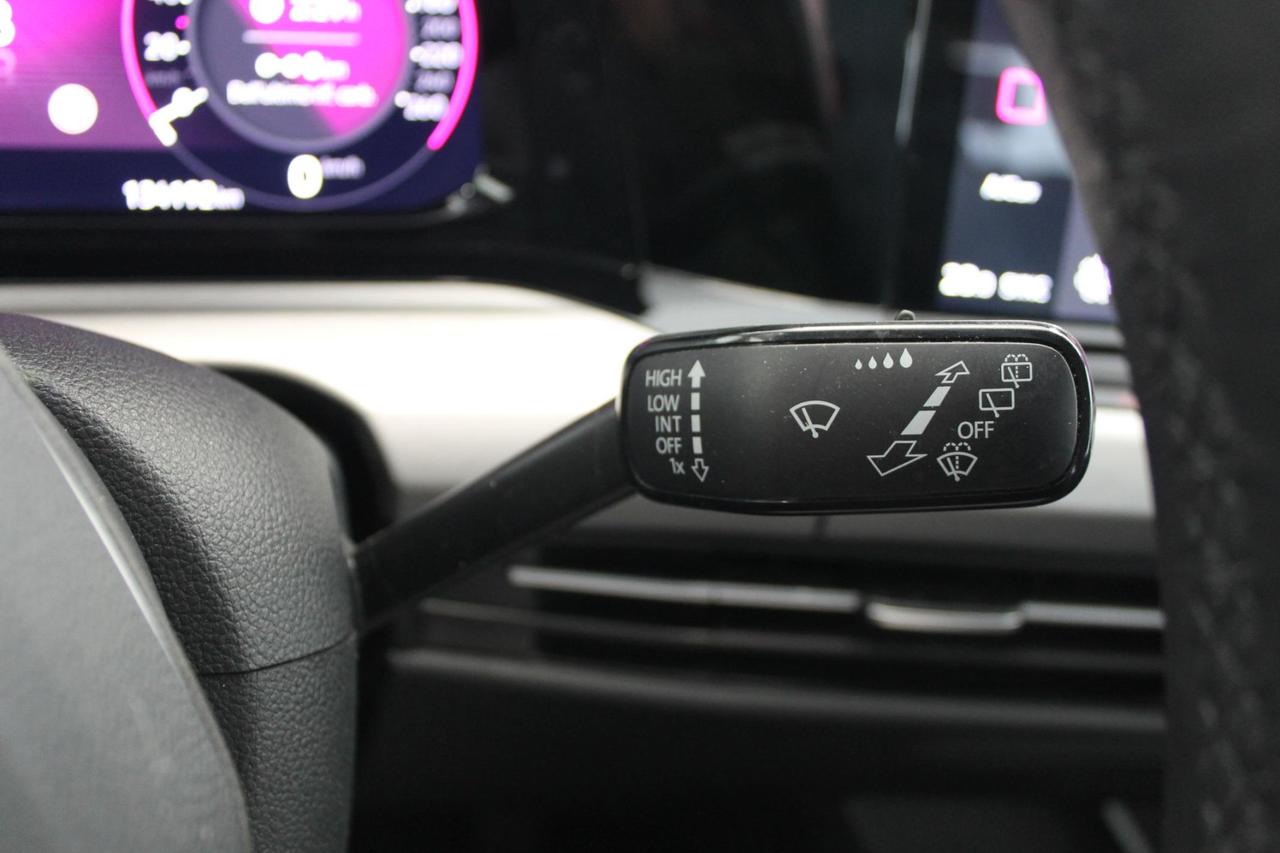 Volkswagen Golf 2.0 TDi 115 Cv. SPORT