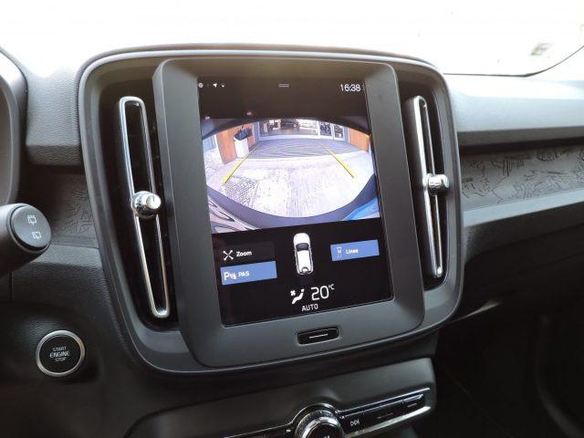VOLVO XC40 T2 MOMENTUM CORE AUTOMATICA