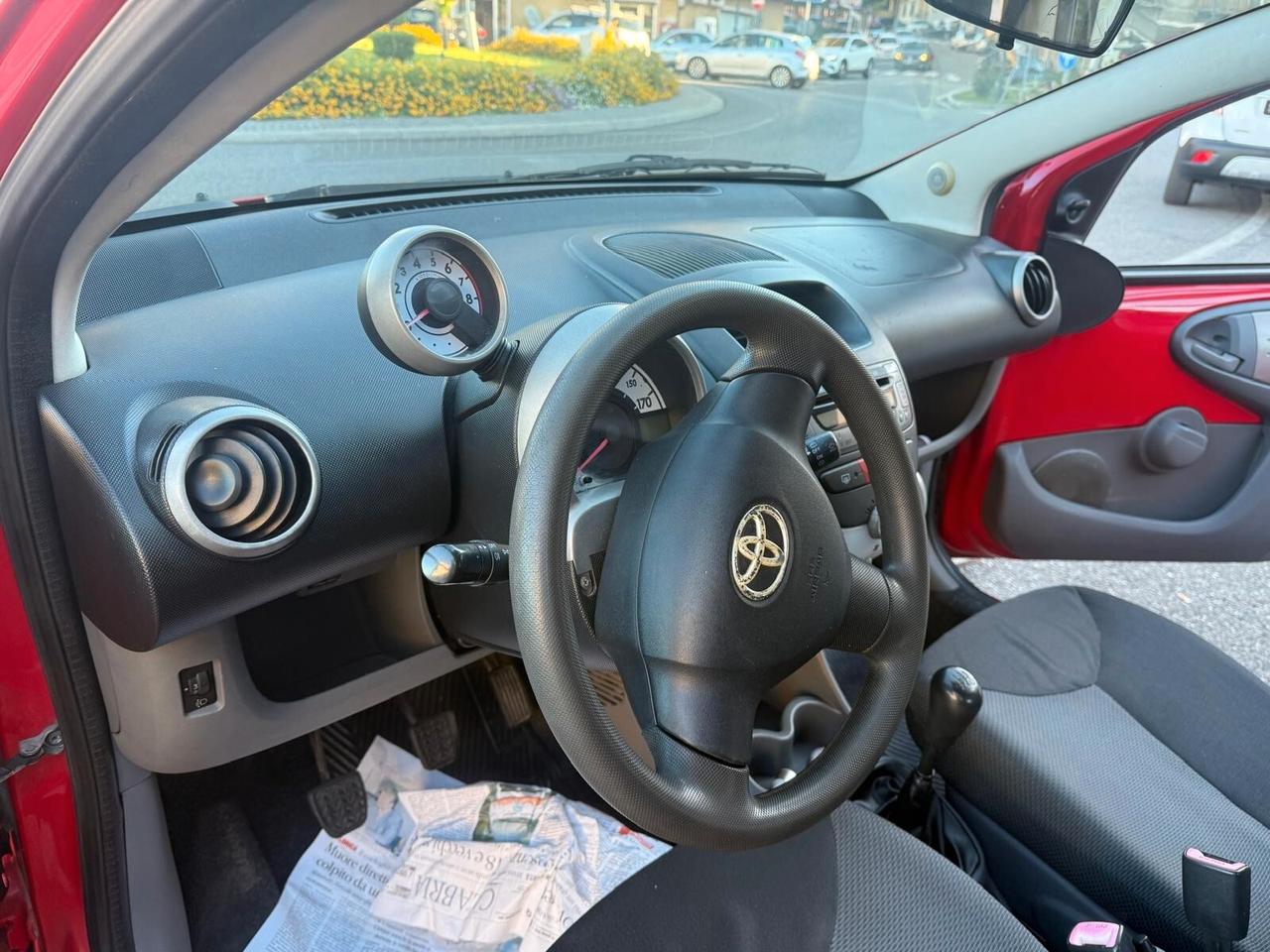 Toyota Aygo 1.0 12V VVT-i 5 porte Sol