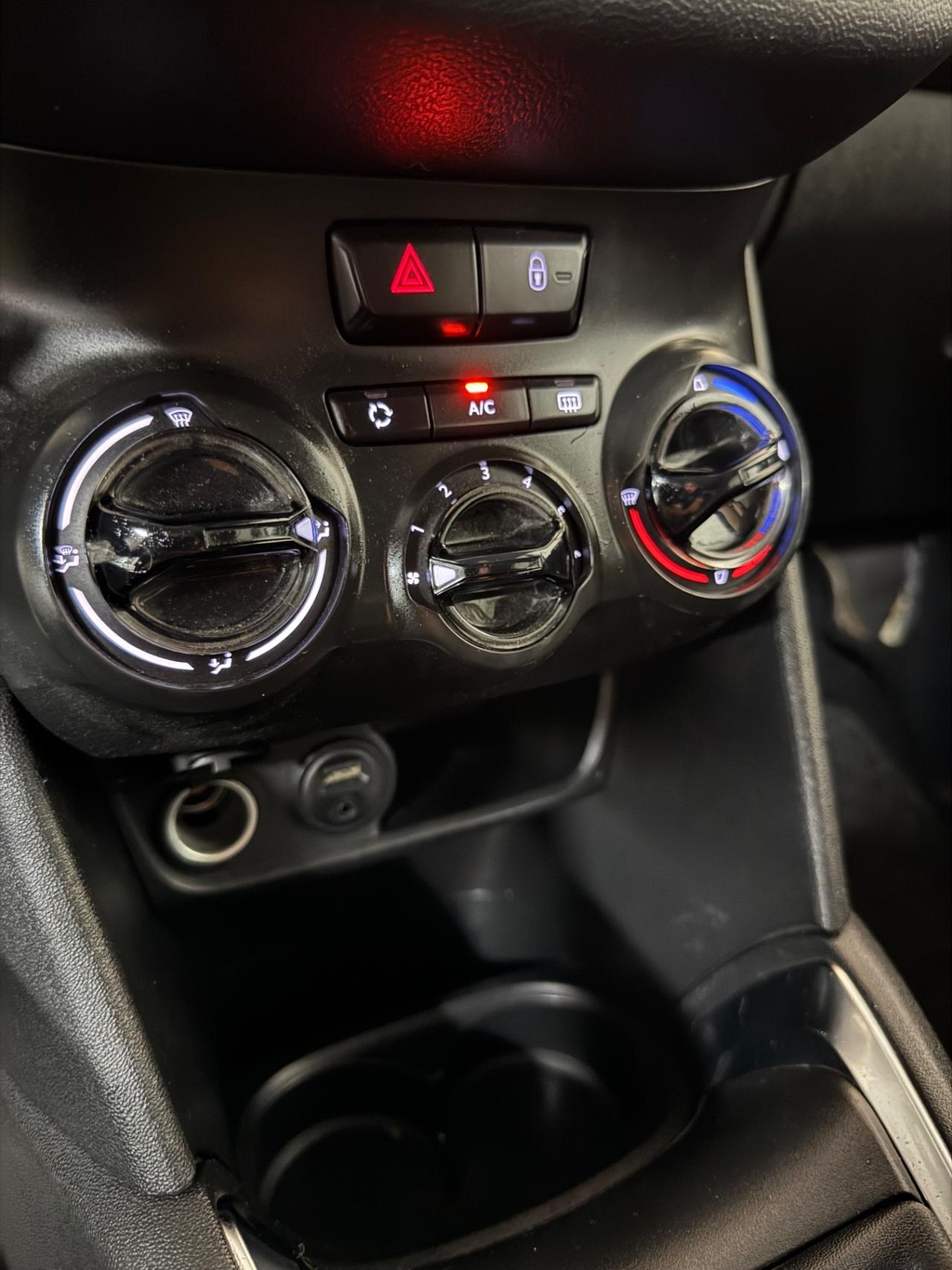 Peugeot 208 1.4 HDi 68 CV 5 porte Access