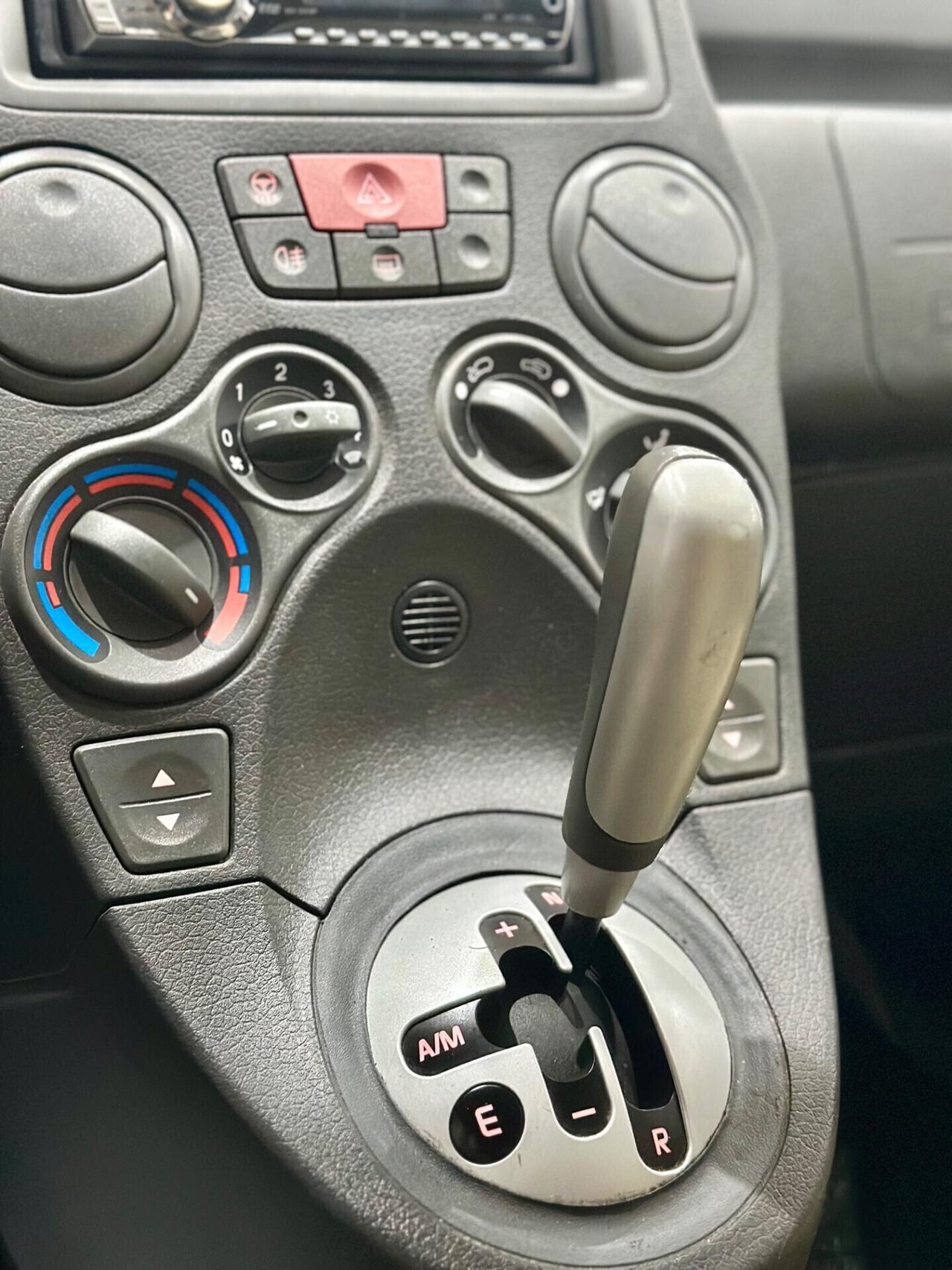 Fiat Panda 1.2 Emotion Dualogic