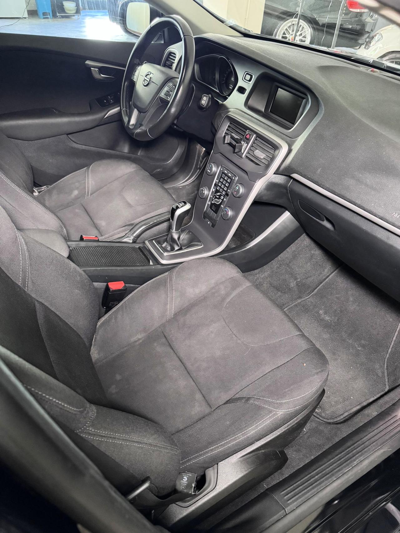 Volvo V40 2.0 d2 Momentum my17