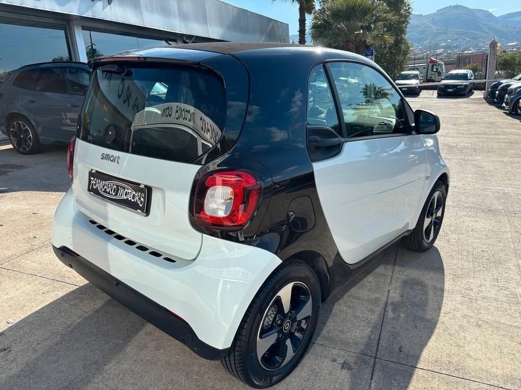 Smart ForTwo EQ cabrio Passion 2022/ solo 28.000 KM IVA ESPOSTA Tua a soli 139 Euro al mese