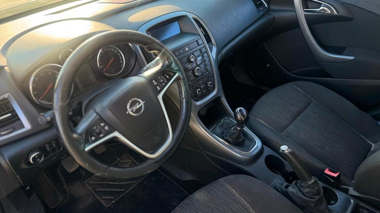 Opel Astra SW 1.4B/GPL 2013