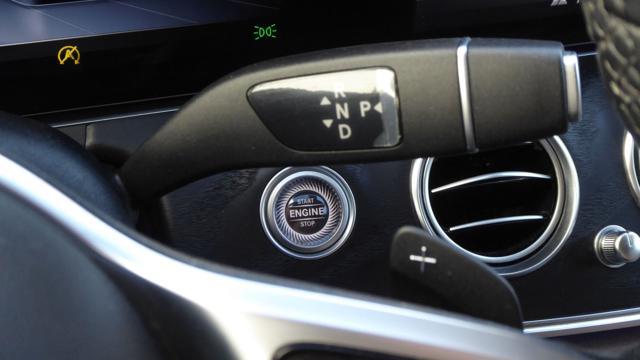 MERCEDES-BENZ E 220 d S.W. 4Matic Auto Premium AMG