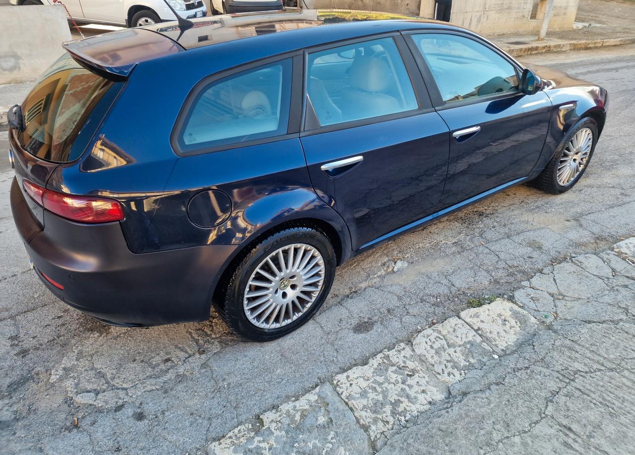 Alfa Romeo 159 1.9 JTDm 16V Sportwagon Exclusive