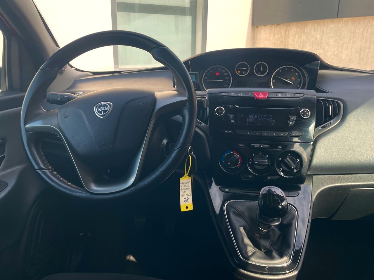 Lancia Ypsilon 1.2 69 CV 5 porte S&S Silver