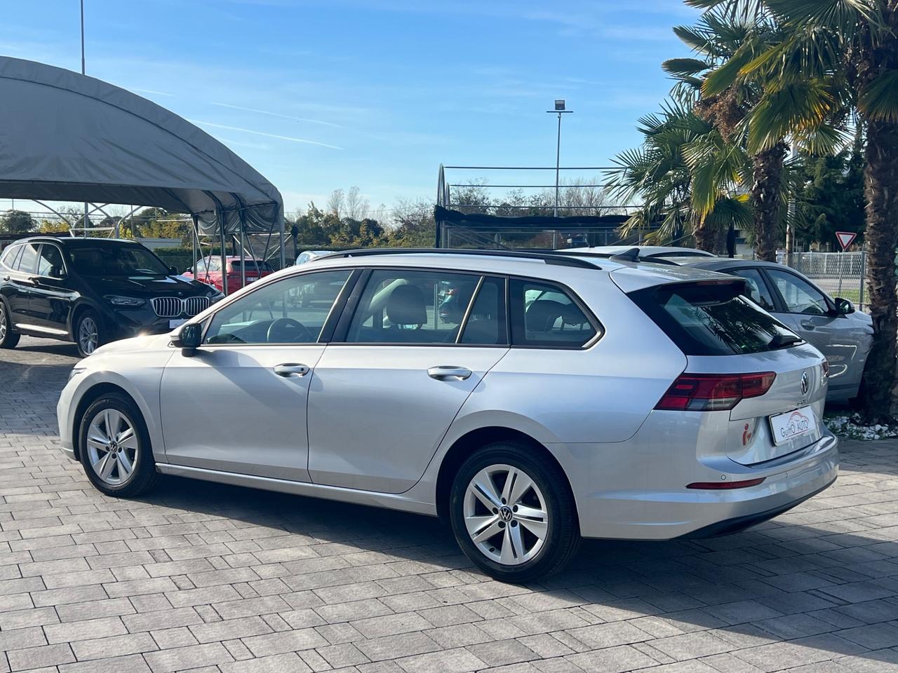 Volkswagen Golf Variant 2.0 TDI SCR Life FINANZIABILE