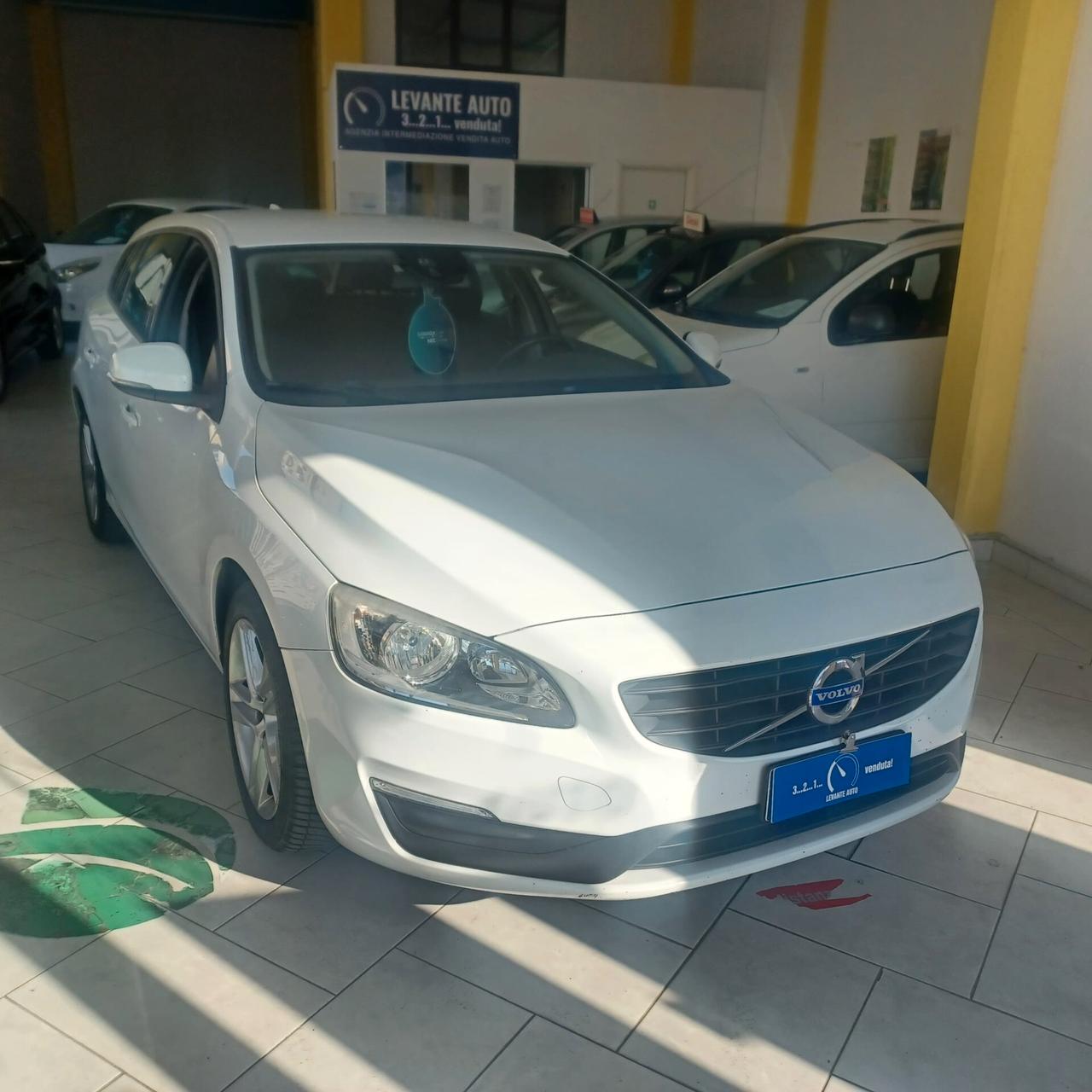 35.000KM MOTORE SOSTUITITO VOLVO V60 2.0 TDI AUTOM