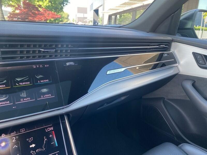 Audi Q8 SQ8 TDI quattro tiptronic