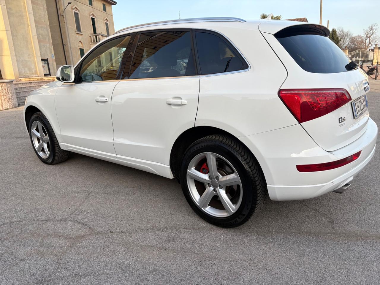 Audi.Q5 .3.0 tdi v6 S line quattro pronta al uso