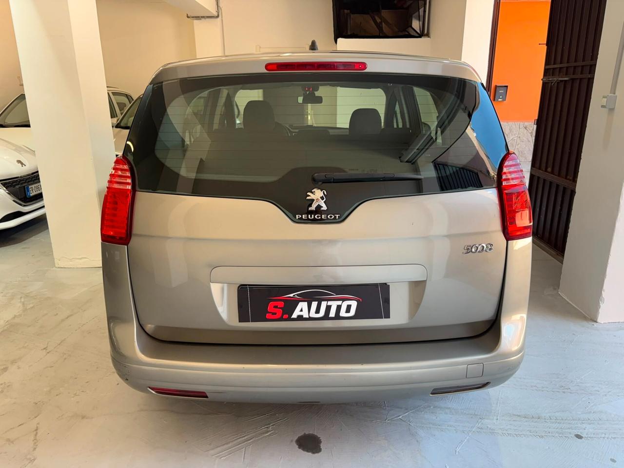 Peugeot 5008 1.6 HDi 115CV Business