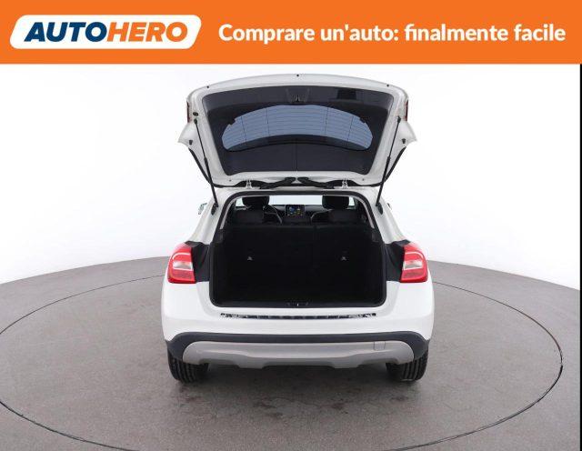 MERCEDES-BENZ GLA 180 d Business